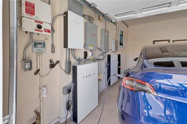 10844 Aster Ln, Apple Valley, CA 92308 - view of garage