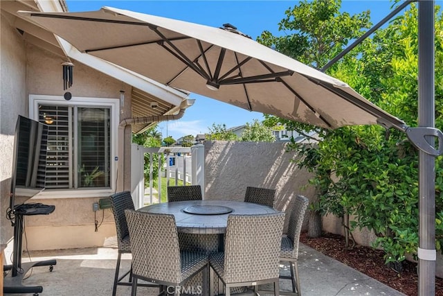 3652 San Joaquin Ave, Los Alamitos, CA 90720 - view of patio with outdoor dining area