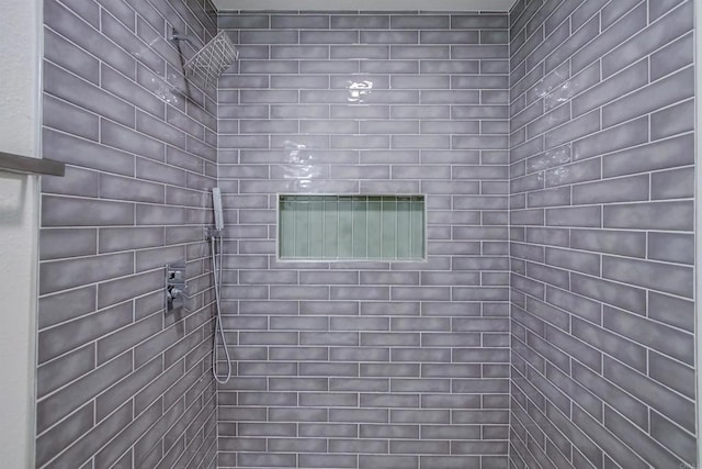 6548 Bantam Lake Cir, San Diego, CA 92119 - full bath with a tile shower