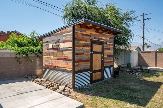 117 N Morada Ave, West Covina, CA 91790 - view of shed with a fenced backyard