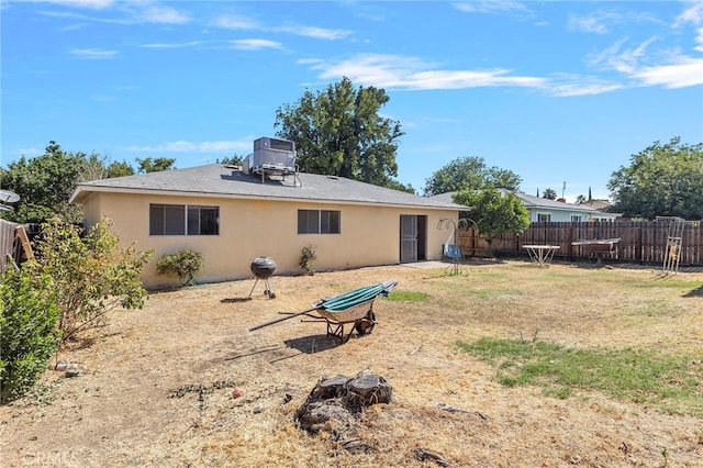 2151 W Pico Ave, Fresno, CA 93705 - back of house featuring stucco siding