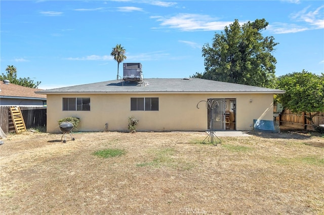 2151 W Pico Ave, Fresno, CA 93705 - back of house featuring stucco siding