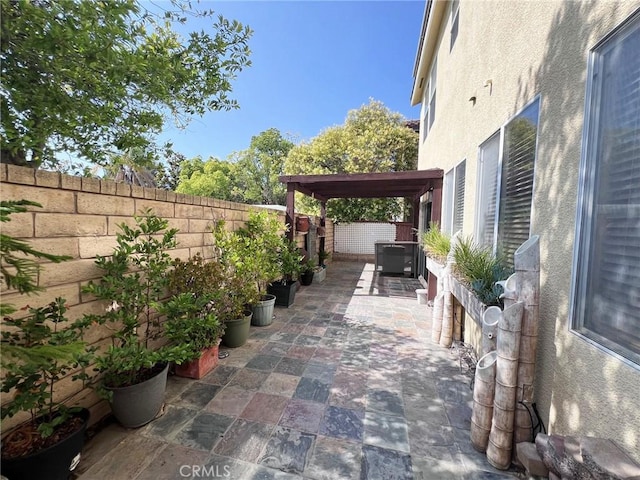 28303 Sycamore Dr, Saugus, CA 91350 - fenced backyard with a patio area