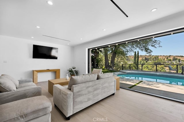 17072 Oak View Dr, Encino, CA 91436 - photo 4
