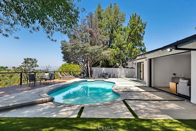 17072 Oak View Dr, Encino, CA 91436 - photo 38