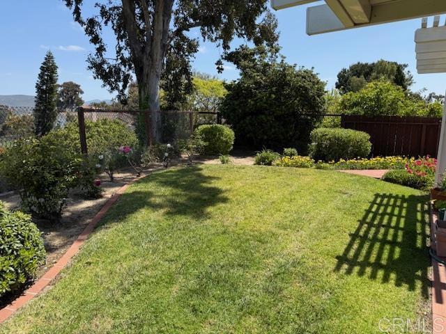 1633 Willowspring Dr N, Encinitas, CA 92024 - view of yard