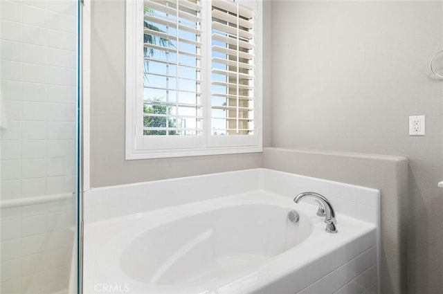 28419 Sunflower St, Highland, CA 92346 - full bath featuring a bath