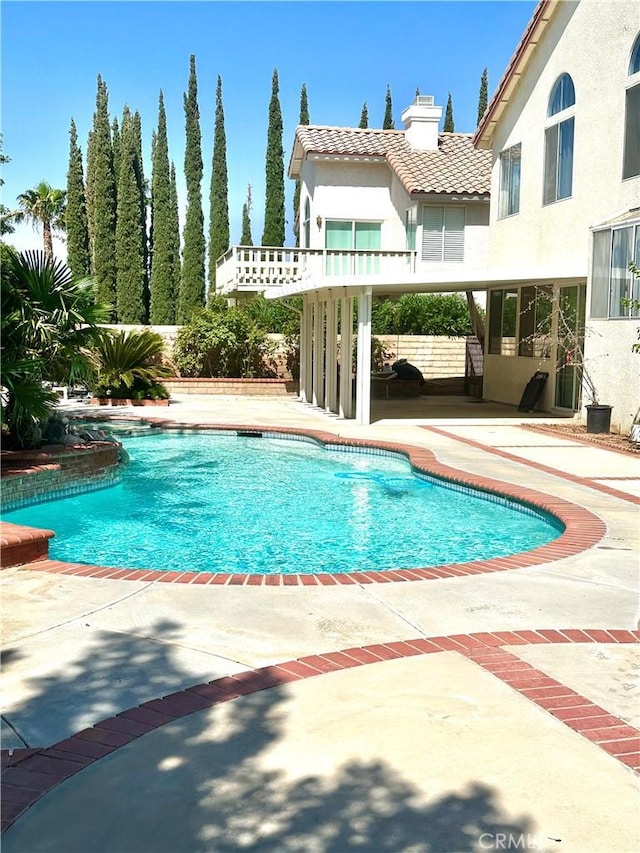 3415 Genoa Pl, Palmdale, CA 93551 - swimming pool with a patio