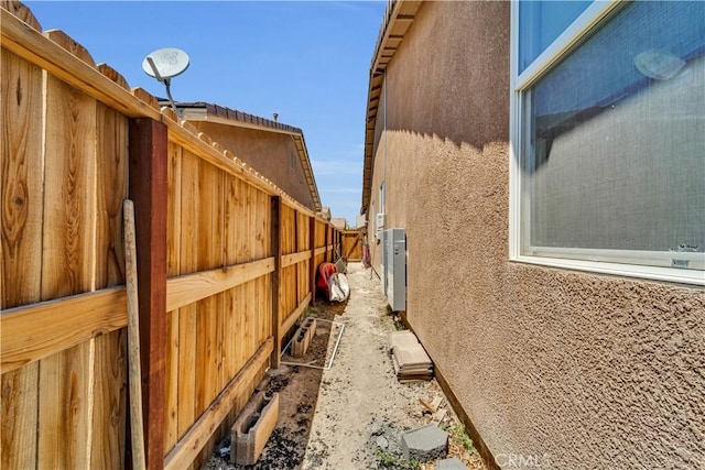 3026 Neary Ct, Rosamond, CA 93560 - view of side of home with stucco siding