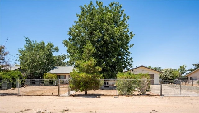 10004 Oakwood Ave, Hesperia, CA 92345 - photo 22