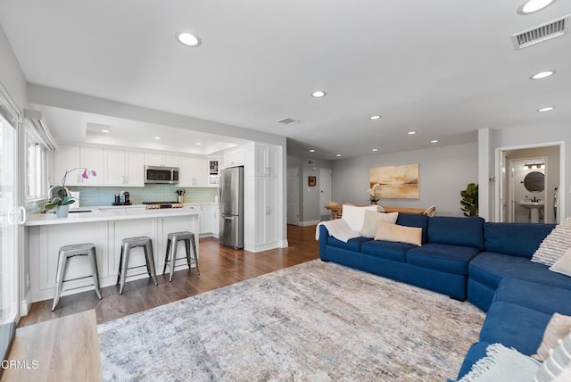 1525 Lyndhurst Ave, Camarillo, CA 93010 - photo 4