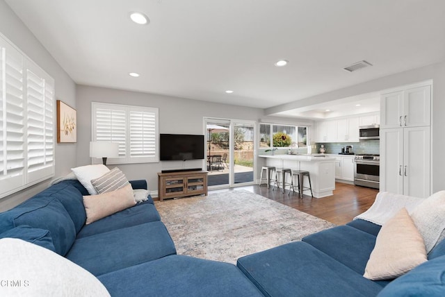 1525 Lyndhurst Ave, Camarillo, CA 93010 - photo 15