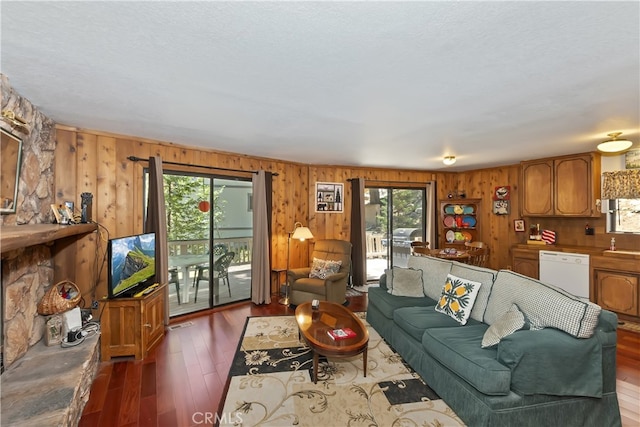 305 Cedarbrook Dr, Twin Peaks, CA 92391 - photo 2