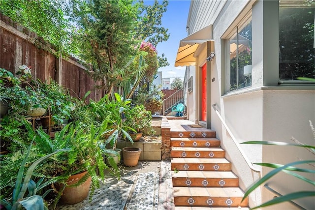 2511 W 5th St, Los Angeles, CA 90057 - property entrance
