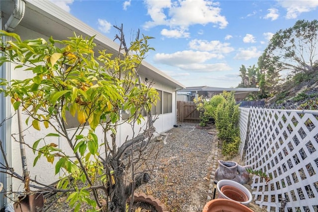 3648 Mira Pacific Dr, Oceanside, CA 92056 - view of yard