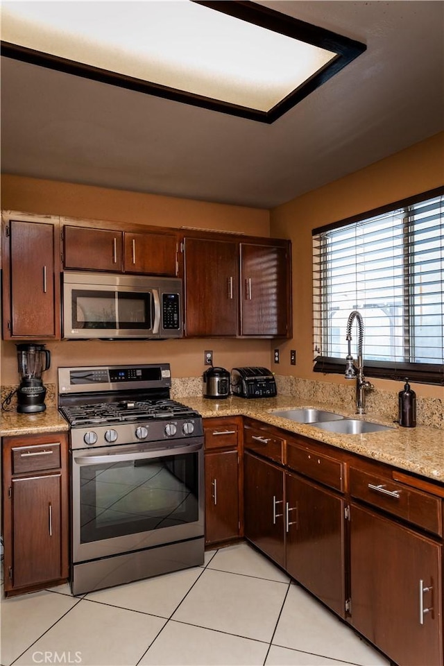 13868 Lexus Ln, Fontana, CA 92325 - photo 15