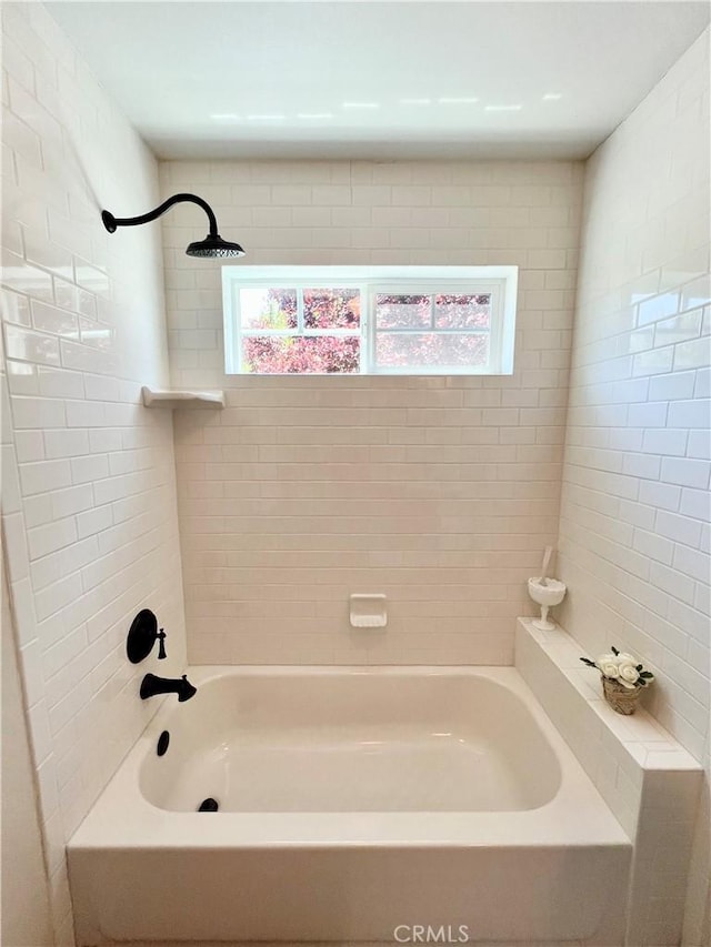 9401 Whispering Pines Rd, Frazier Park, CA 93225 - full bath featuring shower / tub combination