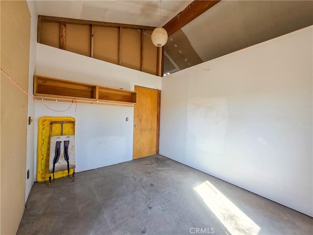 7022 Quarry Rd, Weed, CA 96094 - view of garage