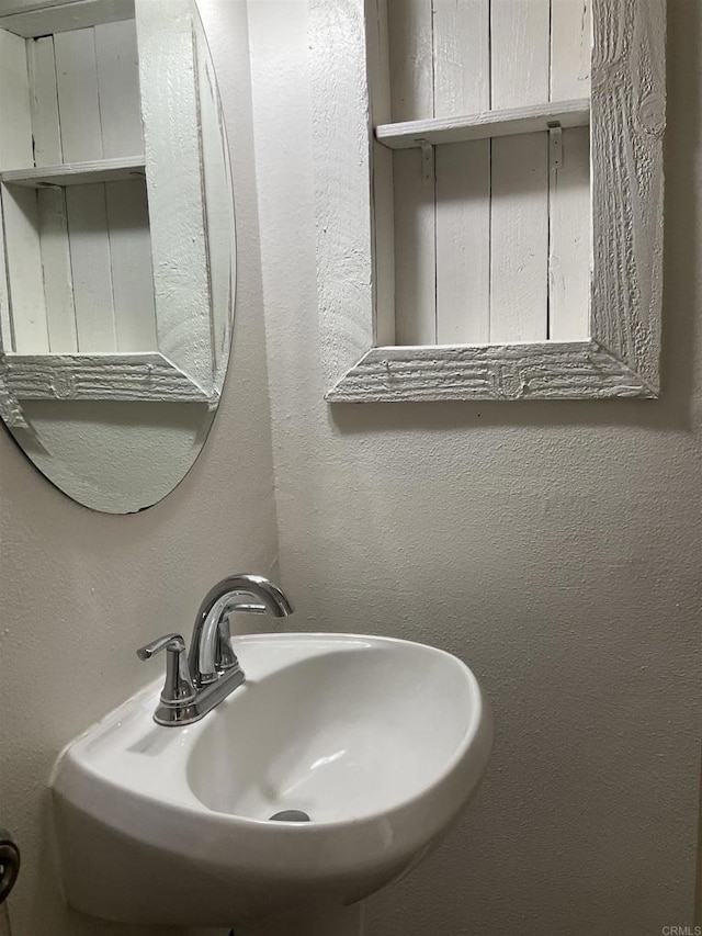1110 E Alvarado St, Fallbrook, CA 92028 - bathroom featuring a sink