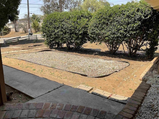 1110 E Alvarado St, Fallbrook, CA 92028 - view of yard