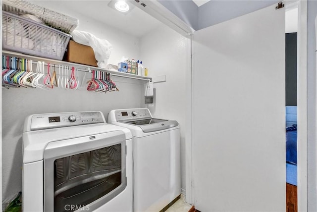 118 Gallery Way, Tustin, CA 92782 - laundry room featuring washer and dryer