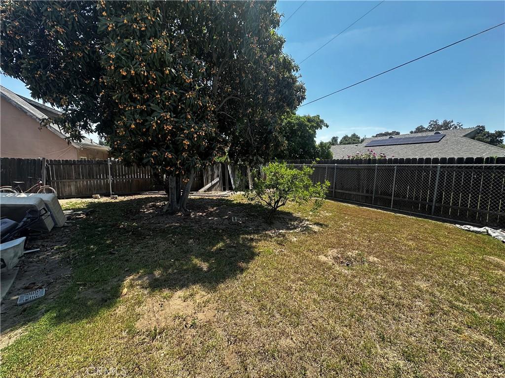 1374 N Primrose Ave, Rialto, CA 92376 - view of fenced backyard