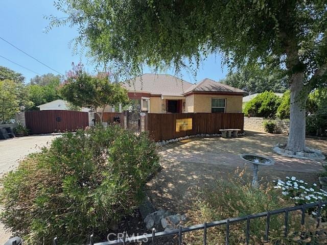 2707 Windsor Ave, Altadena, CA 91001 - view of front of property