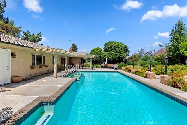 2287 Kemper Ave, Claremont, CA 91711 - outdoor pool with a patio
