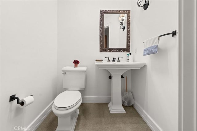 411 N Oakhurst Dr Unit 201, Beverly Hills, CA 90210 - bathroom featuring toilet and baseboards