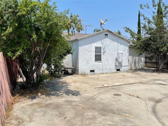 11250 Victory Blvd, North Hollywood, CA 91606 - back of house featuring crawl space and a patio area