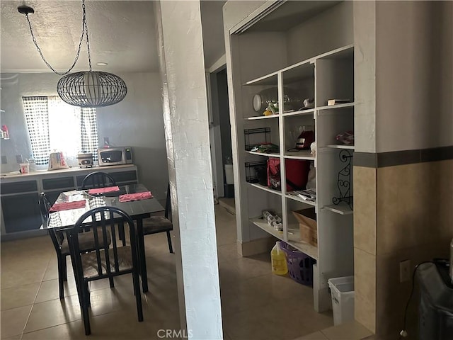 3938 Kreuer Rd, Phelan, CA 92371 - view of tiled dining area