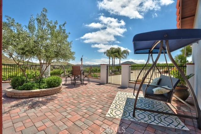 38155 Avenida La Cresta, Murrieta, CA 92562 - photo 11