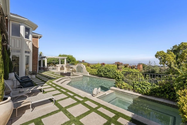 6815 La Jolla Scenic Dr, La Jolla, CA 92037 - outdoor pool with an in-ground hot tub and a patio