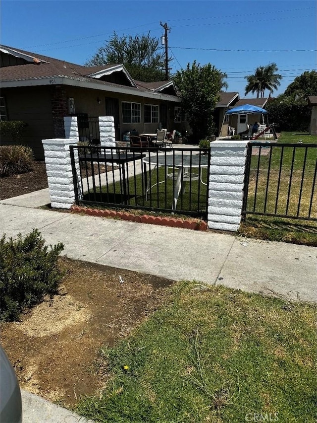 401 W Guinida Ln, Anaheim, CA 92805 - photo 1