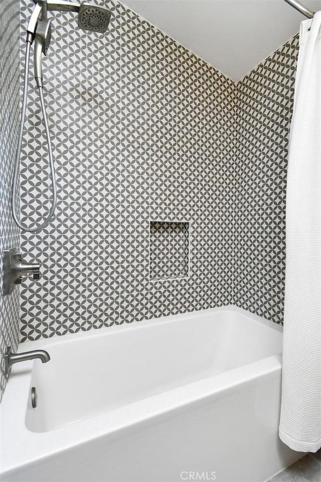 20516 Aetna St, Woodland Hills, CA 91367 - full bathroom with shower / tub combo