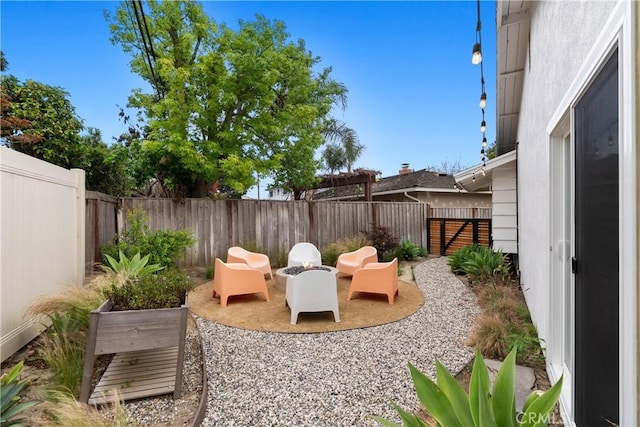 2008 N Capella Ct, Costa Mesa, CA 92626 - fenced backyard with a patio area