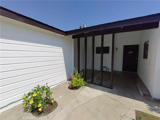 13410 Berg St, Sylmar, CA 91342 - entrance to property featuring a patio