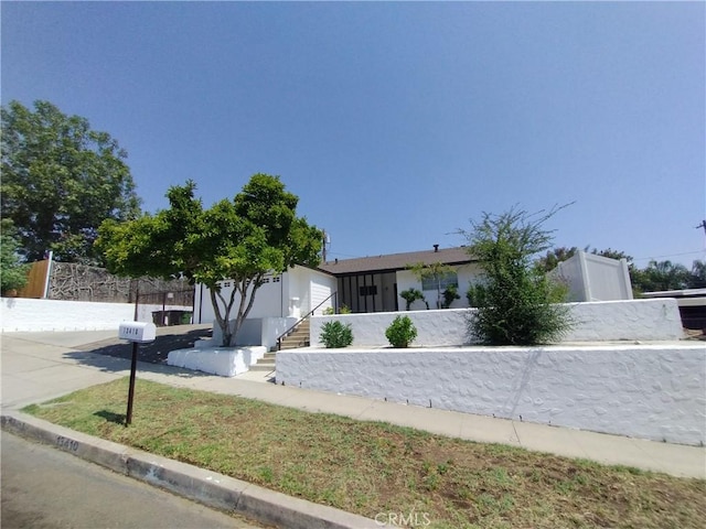 13410 Berg St, Sylmar, CA 91342 - view of front of home