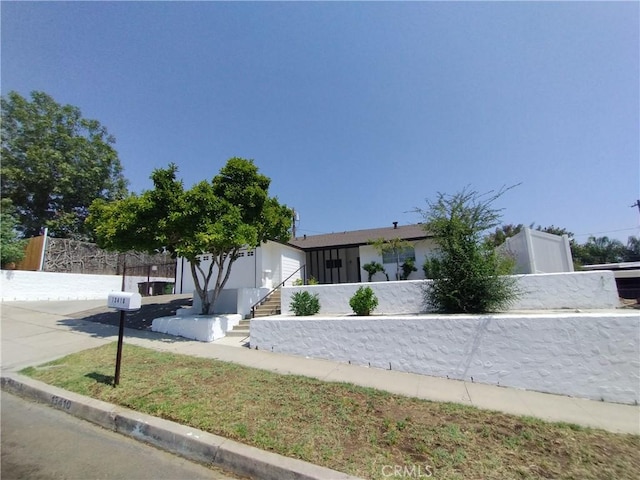 13410 Berg St, Sylmar, CA 91342 - view of front of home