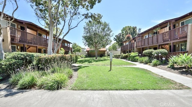 1000 W Macarthur Blvd Unit 57, Santa Ana, CA 92707 - view of property's community with a lawn