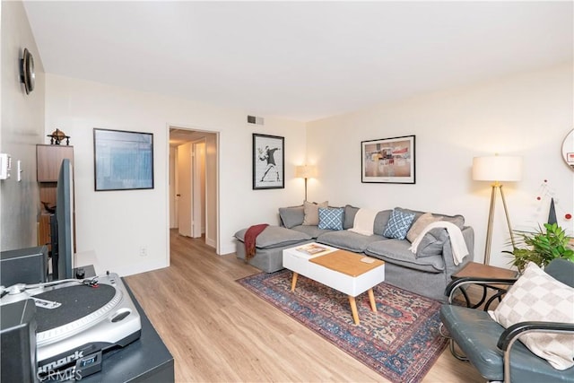 6160 Whitsett Ave Unit 4, North Hollywood, CA 91606 - living area featuring light wood finished floors and baseboards