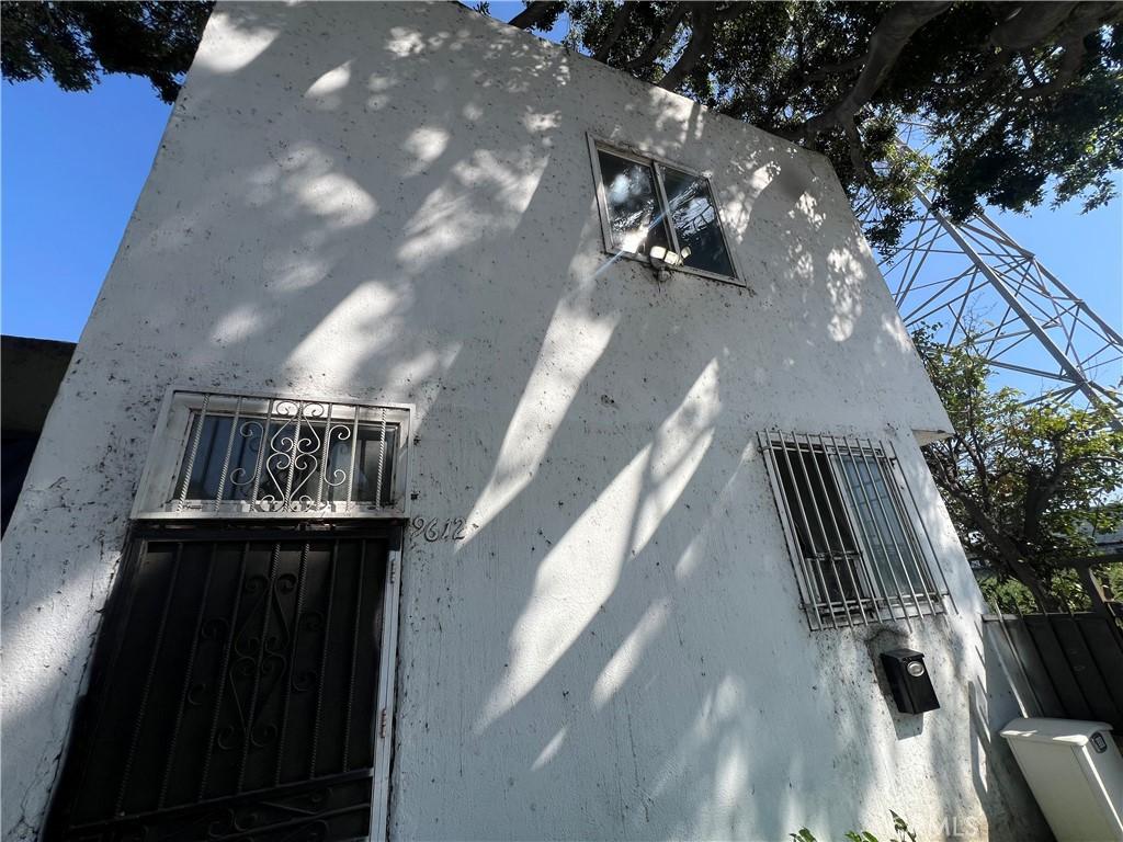 96121/2 S Central Ave, Los Angeles, CA 90002 - photo 2