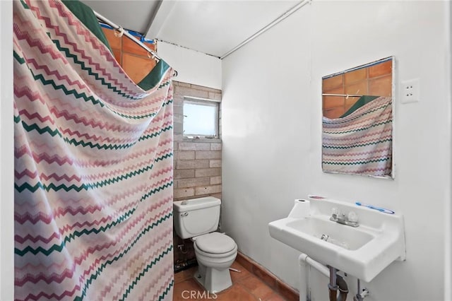 72082 Winters Rd Unit 29, Palms, CA 92277 - bathroom with tile patterned floors and a shower with curtain