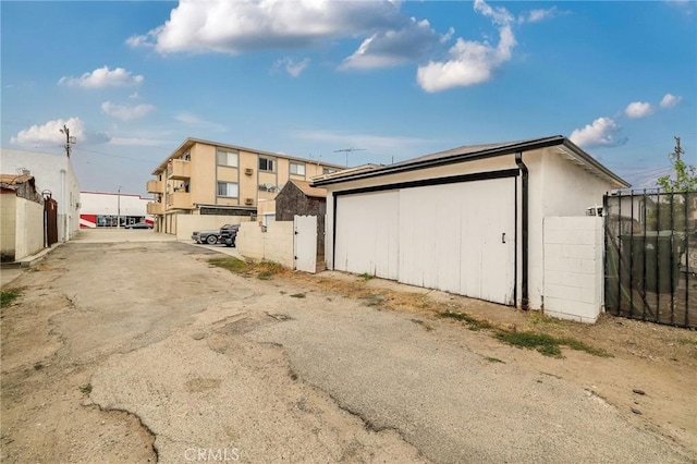 473 W 17th St, San Pedro, CA 90731 - view of garage