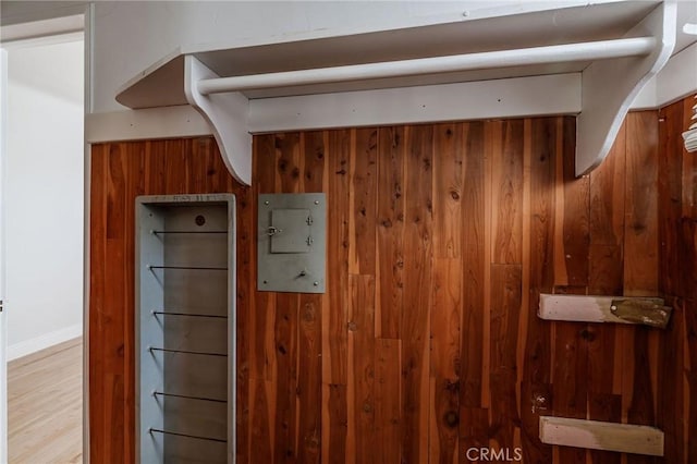 473 W 17th St, San Pedro, CA 90731 - detailed view of wood finished floors and wood walls