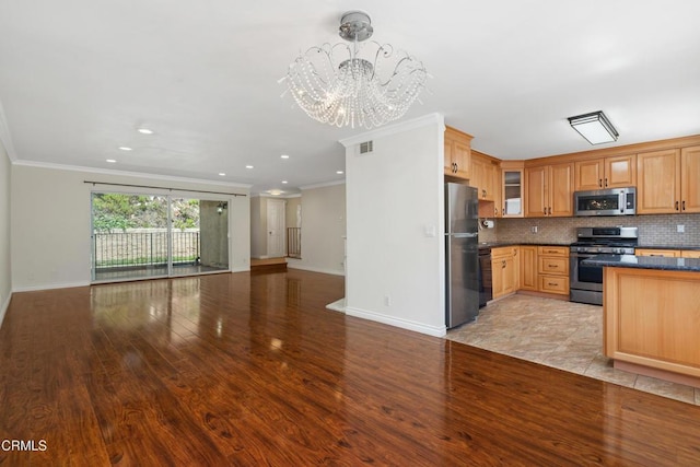 9503 Via Venezia, Burbank, CA 91504 - photo 15
