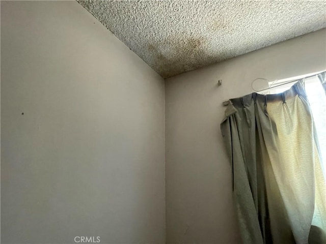 3917 Wood Ln, Bakersfield, CA 93309 - interior space with a textured ceiling