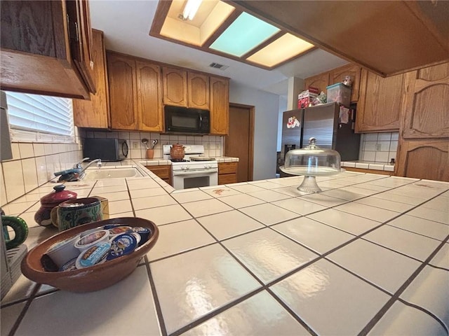 8730 11th Ave, Hesperia, CA 92345 - photo 4