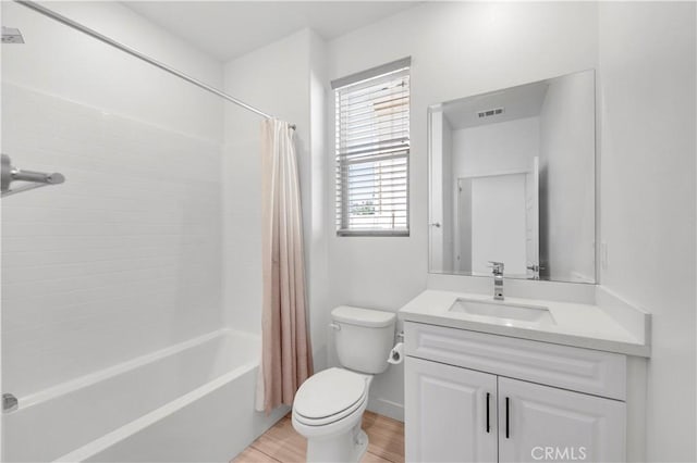 1660 Capri Way, Beaumont, CA 92223 - full bathroom with vanity, shower / bathtub combination with curtain, and wood finished floors