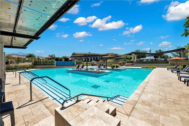 1660 Capri Way, Beaumont, CA 92223 - community pool with a patio area